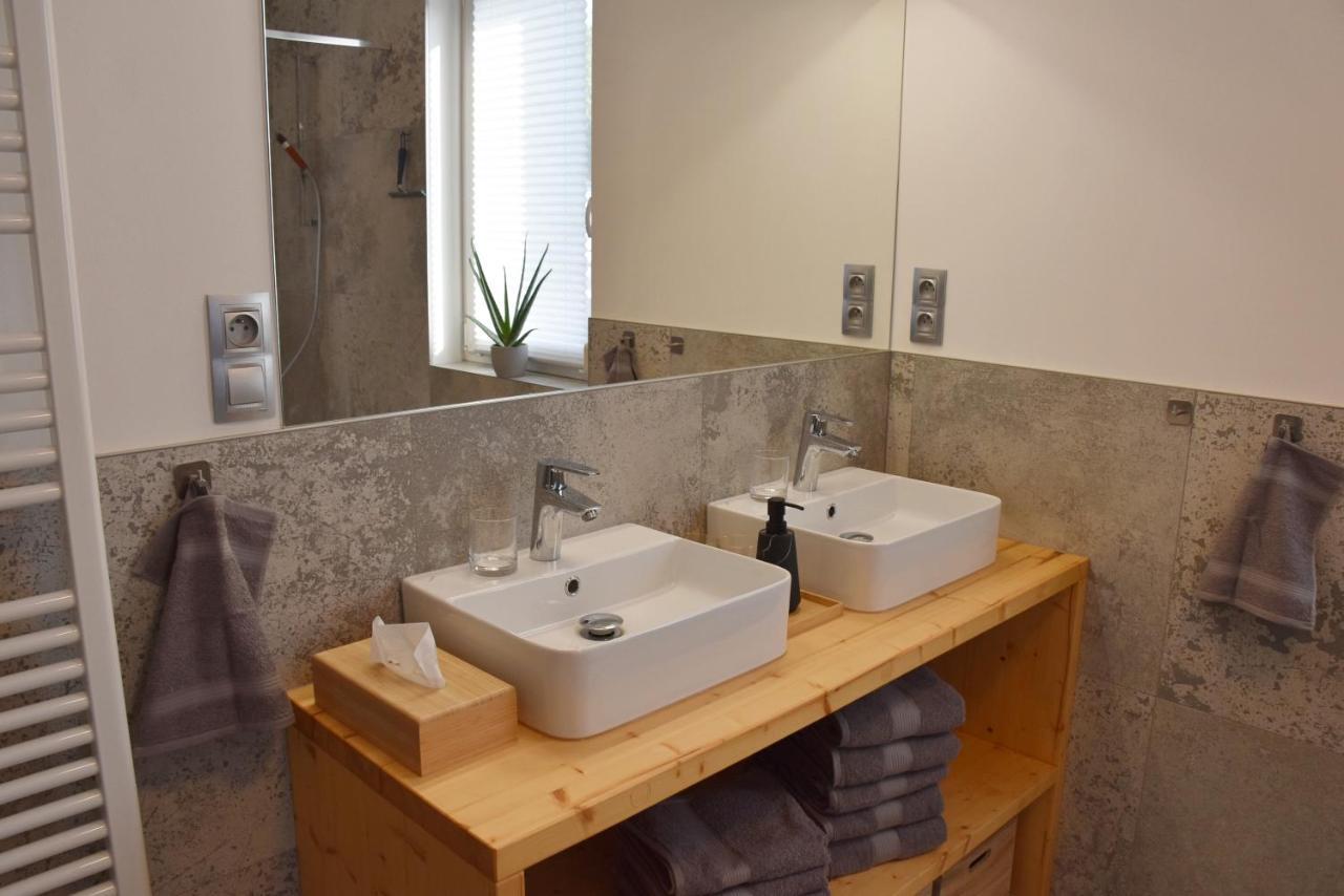 Holiday Home Znojmo W/ Wellness & Wine Экстерьер фото